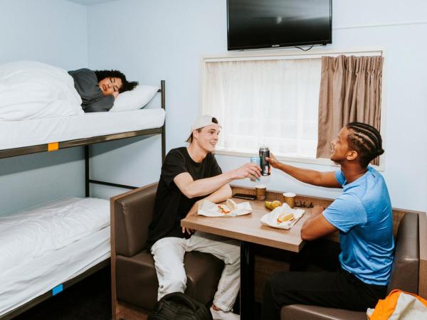 Rotterdam Teleport Hotel : photo 5 de la chambre lit dans dortoir mixte de 6 lits