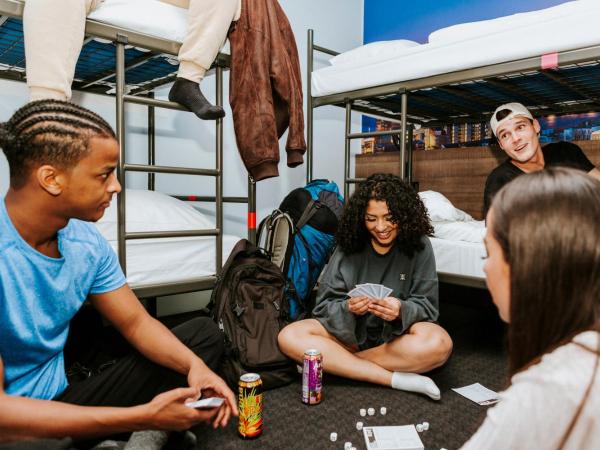 Rotterdam Teleport Hotel : photo 1 de la chambre lit dans dortoir mixte de 6 lits