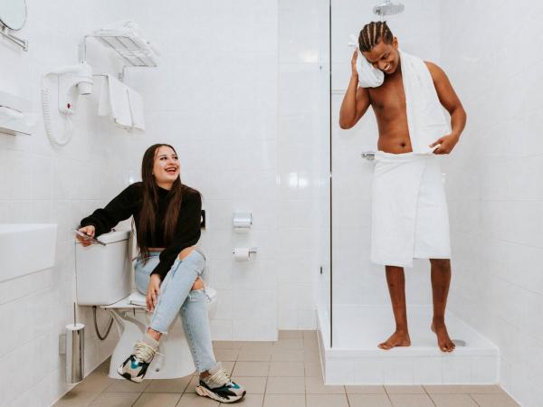 Rotterdam Teleport Hotel : photo 4 de la chambre chambre lit king-size 6 personnes