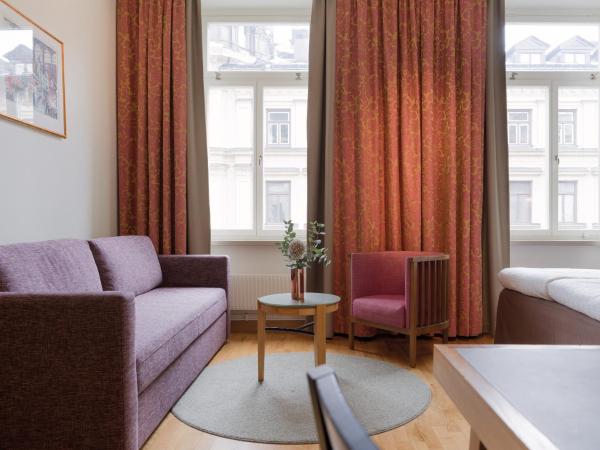 Elite Hotel Adlon : photo 3 de la chambre chambre familiale