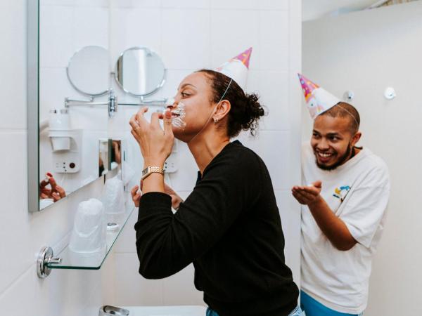 Rotterdam Teleport Hotel : photo 7 de la chambre chambre d'angle lit king-size