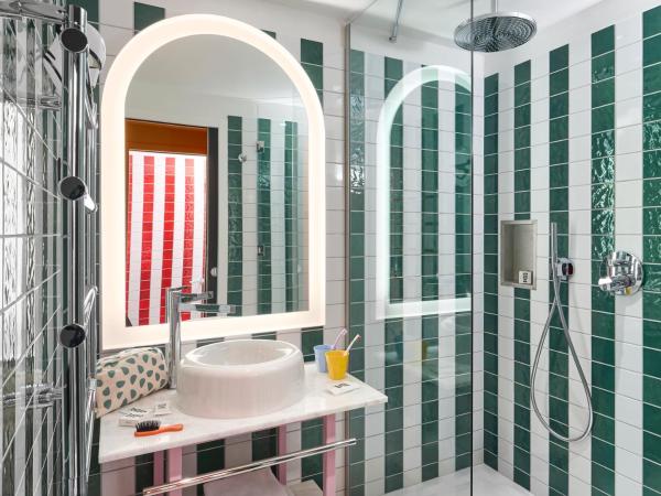 Mama Shelter Dijon : photo 4 de la chambre chambre double moyenne - maman 