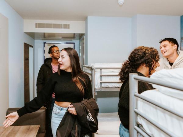 Rotterdam Teleport Hotel : photo 2 de la chambre chambre Économique 4 personnes