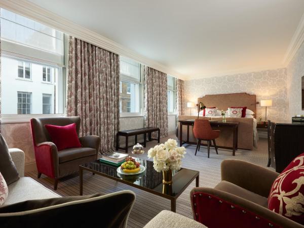 Brown's Hotel, a Rocco Forte Hotel : photo 1 de la chambre suite junior