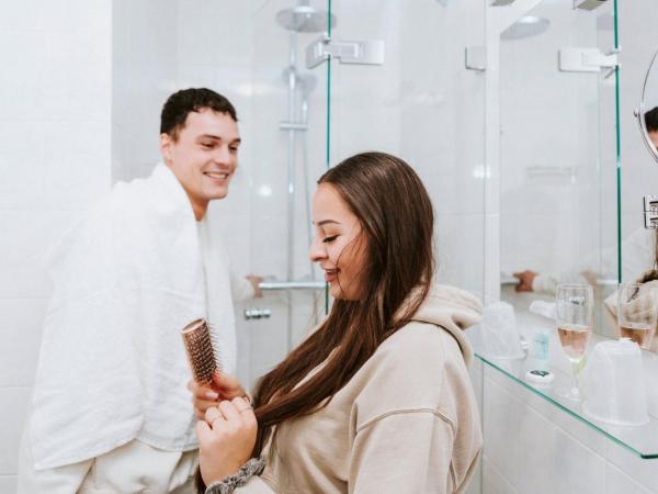 Rotterdam Teleport Hotel : photo 5 de la chambre chambre lit king-size - vue sur ville