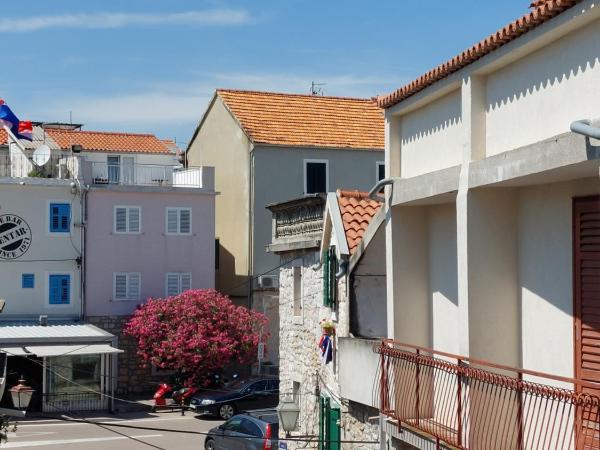 Refresh Boutique Suites - Central Point : photo 9 de la chambre suite familiale