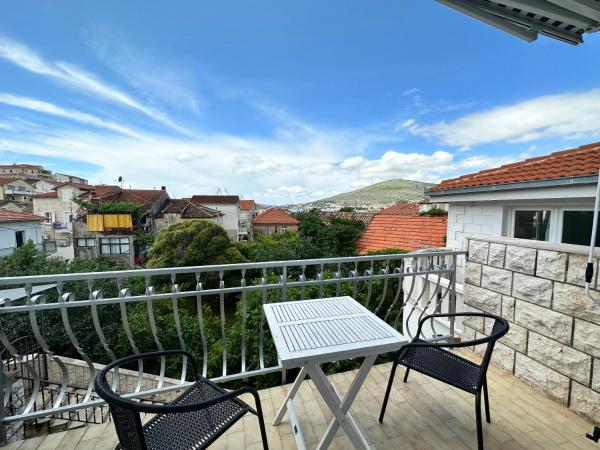 Villa Dante : photo 4 de la chambre chambre double confort avec balcon