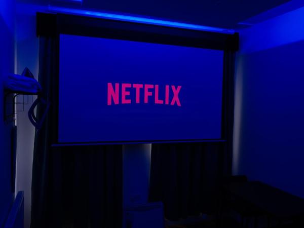 S.H Apartments : photo 1 de la chambre superior studio with garden access/projector screen