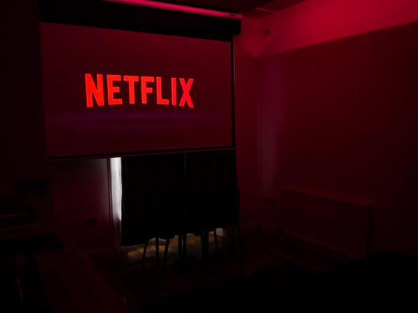 S.H Apartments : photo 3 de la chambre superior studio with projector screen and open shower