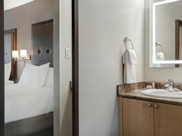 Days Inn by Wyndham Victoria Uptown : photo 6 de la chambre chambre double avec 2 lits doubles - non-fumeurs