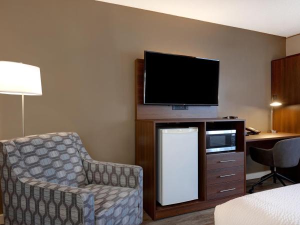 Days Inn by Wyndham Victoria Uptown : photo 4 de la chambre chambre lit king-size - non-fumeurs