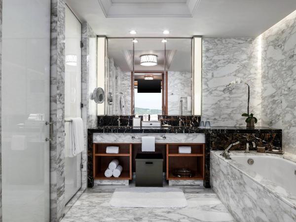 St. Regis Macao : photo 6 de la chambre st. regis suite king, 1 bedroom junior suite, 1 king