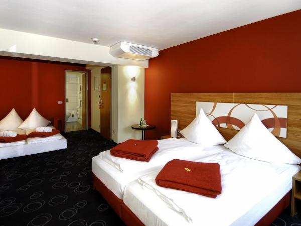 Hotel Central : photo 6 de la chambre chambre double avec canapé-lit