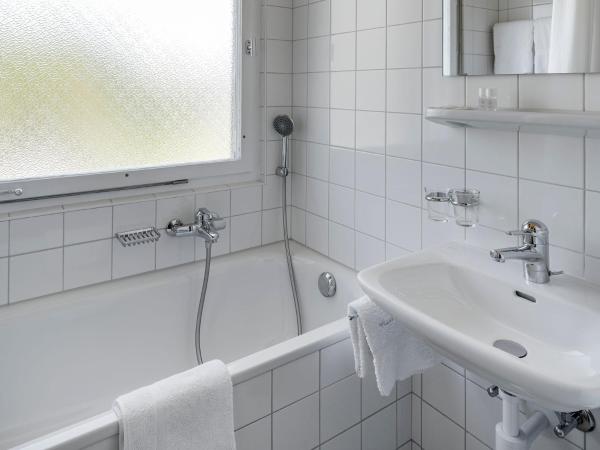 Chez Elsy - Crans-Sapins : photo 1 de la chambre chambre simple avec balcon