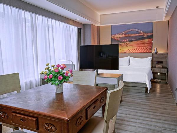 Vienna International Hotel Chongqing Ranjiaba : photo 1 de la chambre double room with mahjong