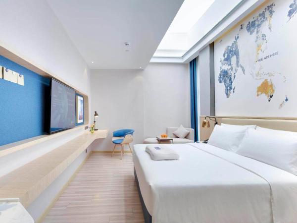 Kyriad Marvelous Hotel Guangzhou Baiyun International Airport : photo 2 de la chambre chambre double avec vue 