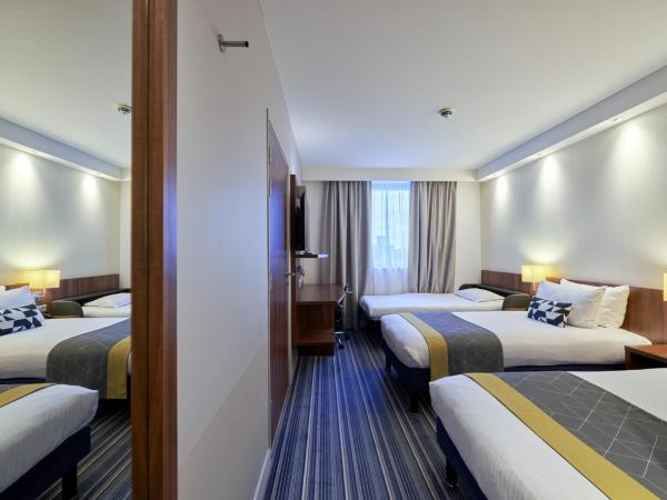 Holiday Inn Express Strasbourg Centre by IHG : photo 1 de la chambre chambre double avec canapé-lit - non-fumeurs