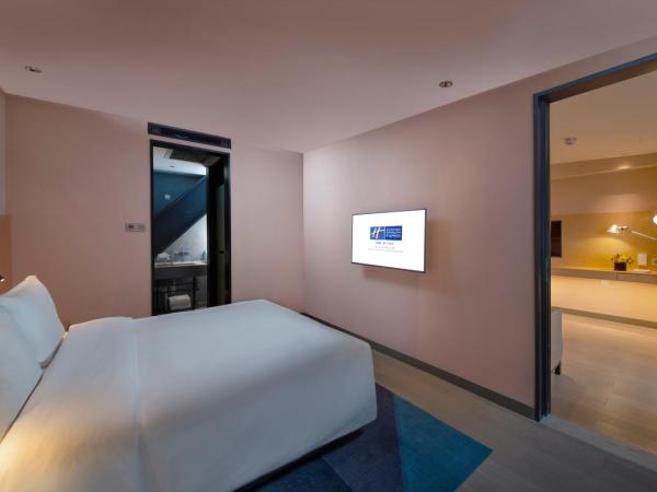 Holiday Inn Express Beijing Shijingshan Parkview, an IHG Hotel : photo 5 de la chambre suite queen avec vue sur le parc