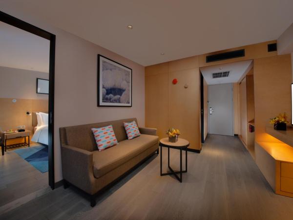 Holiday Inn Express Beijing Shijingshan Parkview, an IHG Hotel : photo 4 de la chambre suite lit queen-size exécutive