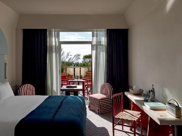 Regina Experimental Biarritz : photo 1 de la chambre chambre double ou lits jumeaux supérieure avec terrasse