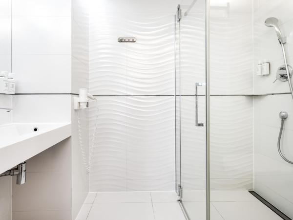 Ultra Marine by Zdrojowa : photo 4 de la chambre standard double or twin room with side sea view