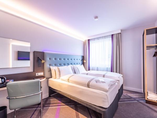 Premier Inn Nürnberg City Nordost : photo 1 de la chambre chambre double ou lits jumeaux standard