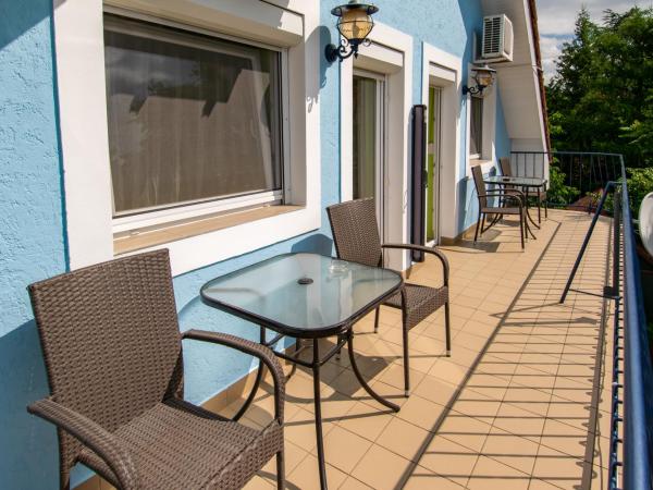 Kék Lagúna Vendégház : photo 6 de la chambre studio avec balcon