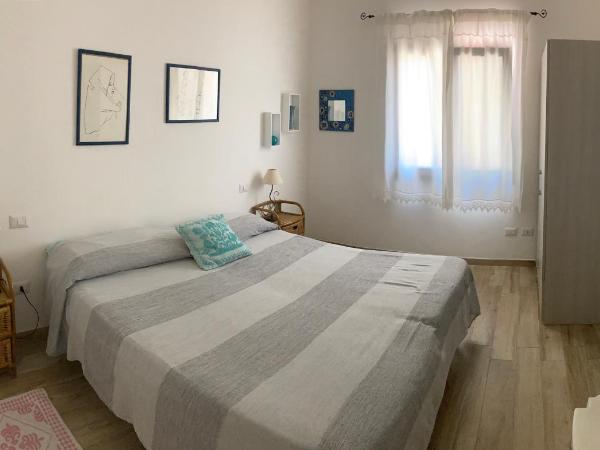 Punta Sirenella : photo 1 de la chambre chambre double avec salle de bains privative