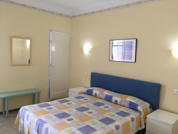 L´Hostalet : photo 5 de la chambre chambre double ou lits jumeaux avec balcon