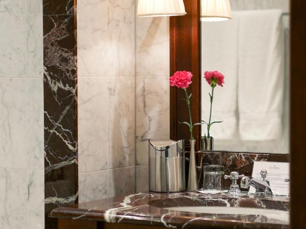 InterContinental Bordeaux Le Grand Hotel, an IHG Hotel : photo 2 de la chambre chambre lit queen-size classique