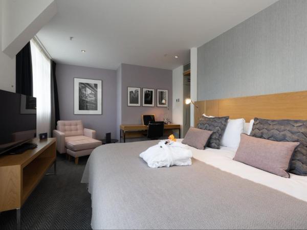 Apex City Of London Hotel : photo 2 de la chambre chambre lit king-size deluxe avec balcon