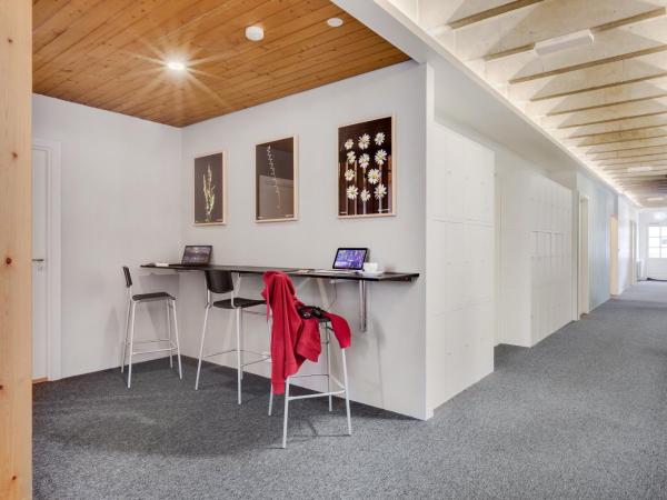 Lækur Guesthouse : photo 4 de la chambre chambre quadruple Économique avec salle de bains commune