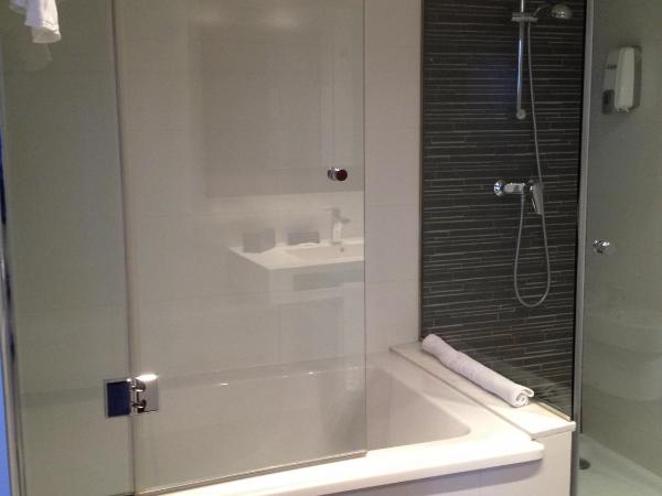 TaCH Madrid Airport : photo 9 de la chambre chambre quadruple