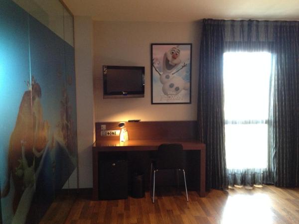 TaCH Madrid Airport : photo 7 de la chambre chambre quadruple