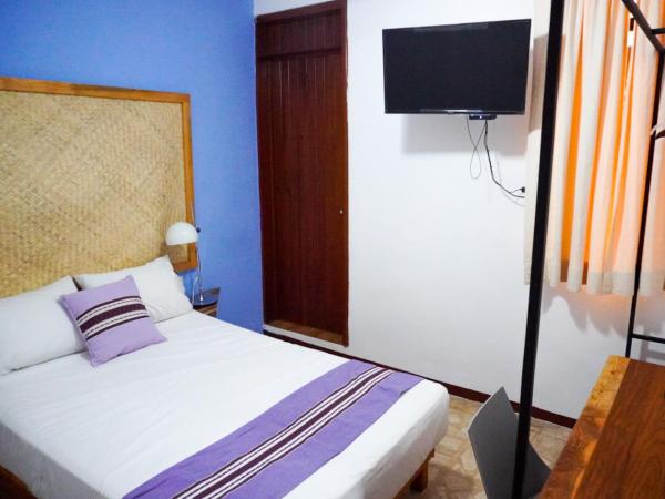 HOSTAL CHOCOLATE CALENDA : photo 1 de la chambre chambre double avec salle de bains privative