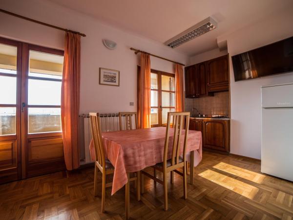 B@B Valbruna : photo 3 de la chambre appartement 1 chambre avec terrasse