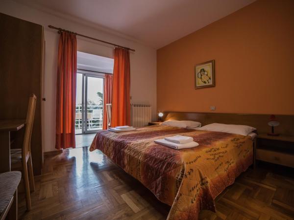 B@B Valbruna : photo 1 de la chambre studio avec terrasse