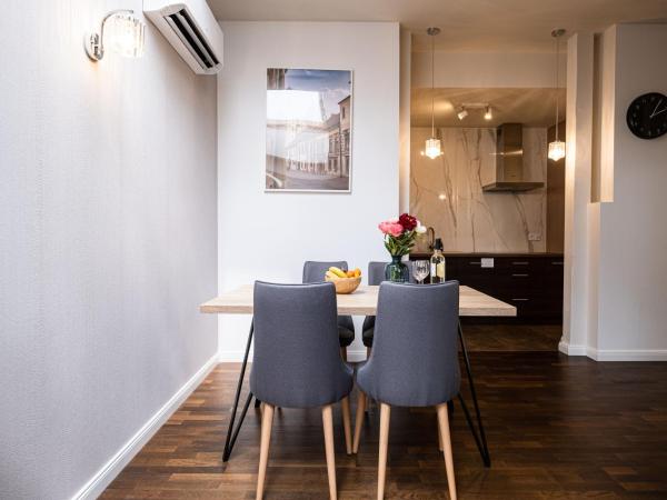 Old Town Vistula Premium Apartments : photo 1 de la chambre superior apartment with sauna - no. 8