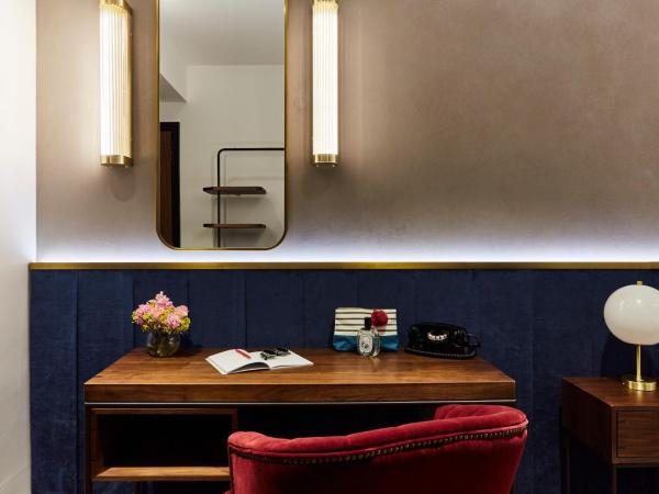 Hotel Indigo London - 1 Leicester Square, an IHG Hotel : photo 3 de la chambre chambre lit queen-size standard théâtre