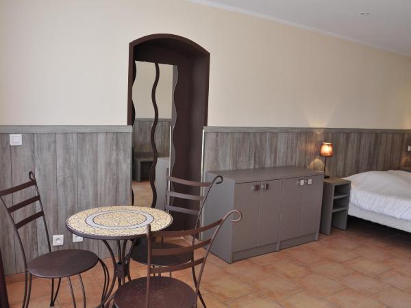 Hotel de la Plage : photo 3 de la chambre chambre quadruple avec accès à la plage