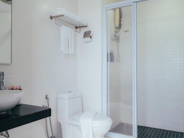 Hotel Sentral Kuantan @ Riverview City Centre : photo 7 de la chambre chambre lit king-size de luxe - vue sur rivière