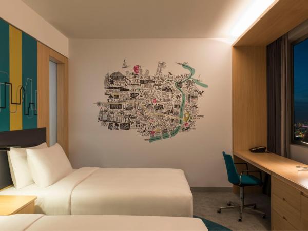 Aloft Dubai Creek : photo 2 de la chambre chambre lits jumeaux aloft - vue sur ville