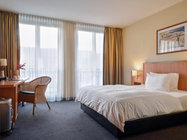 IntercityHotel Bremen : photo 1 de la chambre chambre lit queen-size