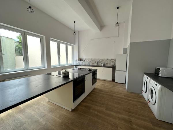 BLUE Hostel - Private Rooms by Friendly Hostel : photo 9 de la chambre chambre triple