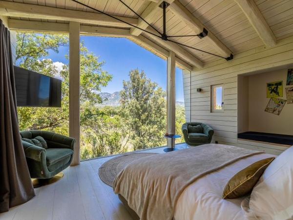 Domaine de Casanghjulina : photo 6 de la chambre suite deluxe avec lit king-size