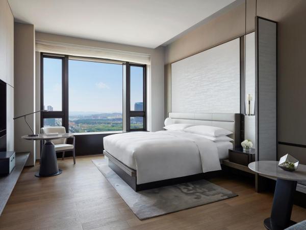 Wuhan Marriott Hotel Optics Valley : photo 2 de la chambre chambre lit king-size deluxe - vue sur ville