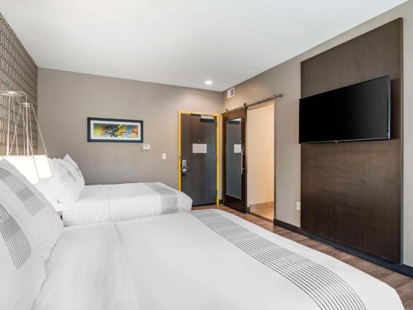 GLō Best Western Savannah-Gateway I-95 : photo 3 de la chambre chambre avec 2 grands lits queen-size