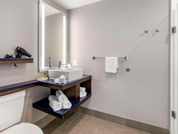 GLō Best Western Savannah-Gateway I-95 : photo 4 de la chambre chambre avec 2 grands lits queen-size