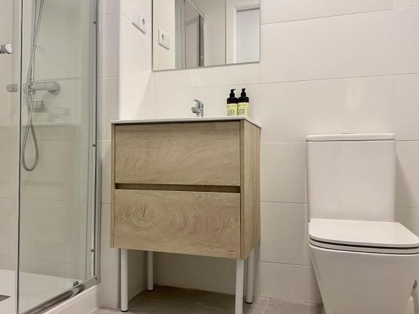 Habitación en Playa Malvarrosa con baño privado -No AC- : photo 8 de la chambre chambre double Économique