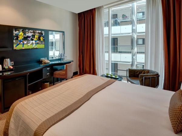 Holiday Inn Dubai Al Barsha, an IHG Hotel : photo 1 de la chambre chambre standard lit king-size - vue sur atrium